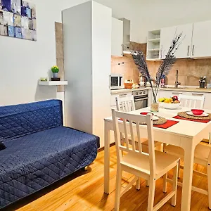Appartamento A Pirri, Via E. Toti. Cagliari. Rosas Rooms., Cagliari